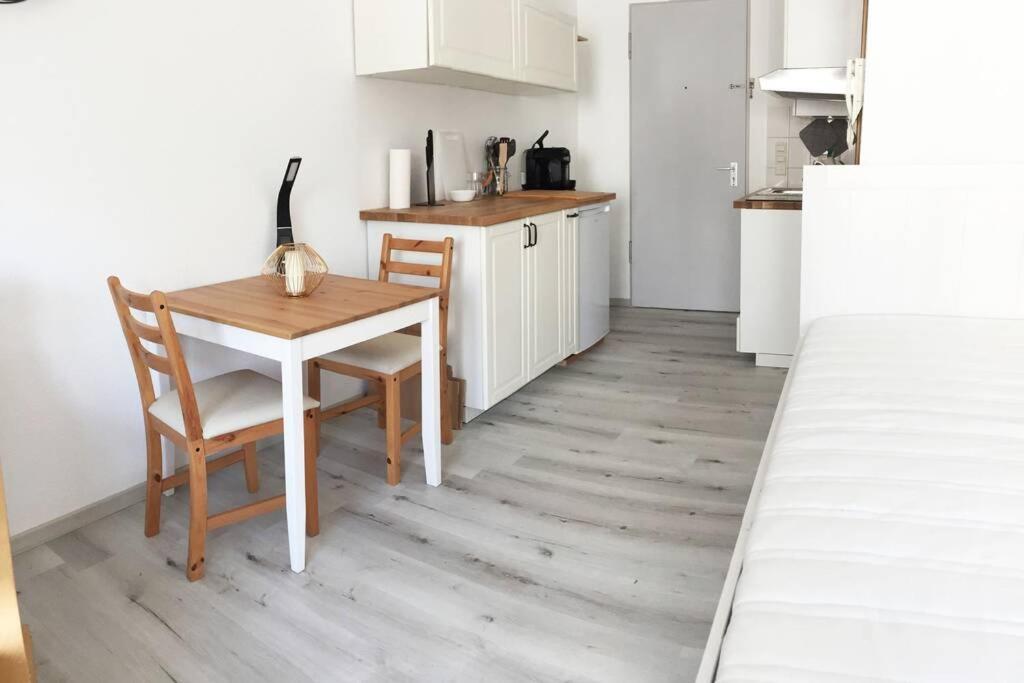 Apartment-Mitten In Konstanz, Gratis Parkplatz & Fahrrader, Netflix Tv Eksteriør billede